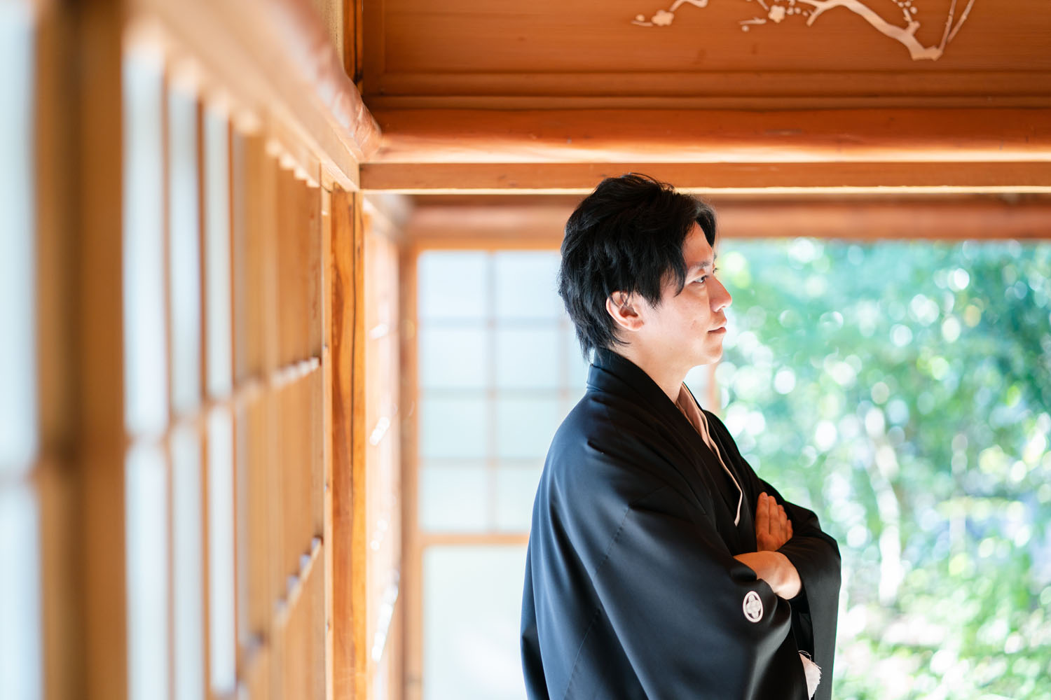 黒紋付姿の新郎様