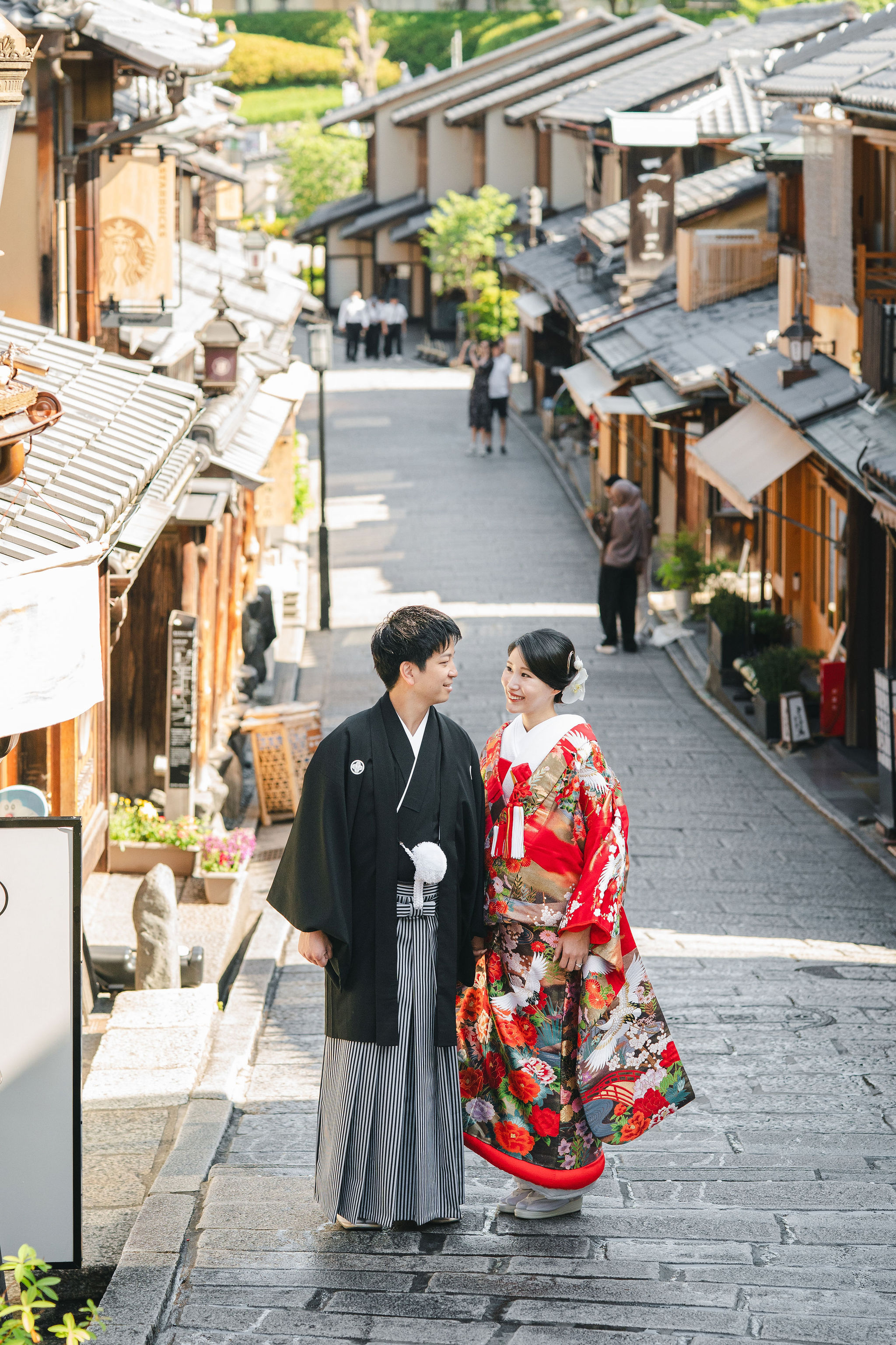 二寧坂で新郎新婦
