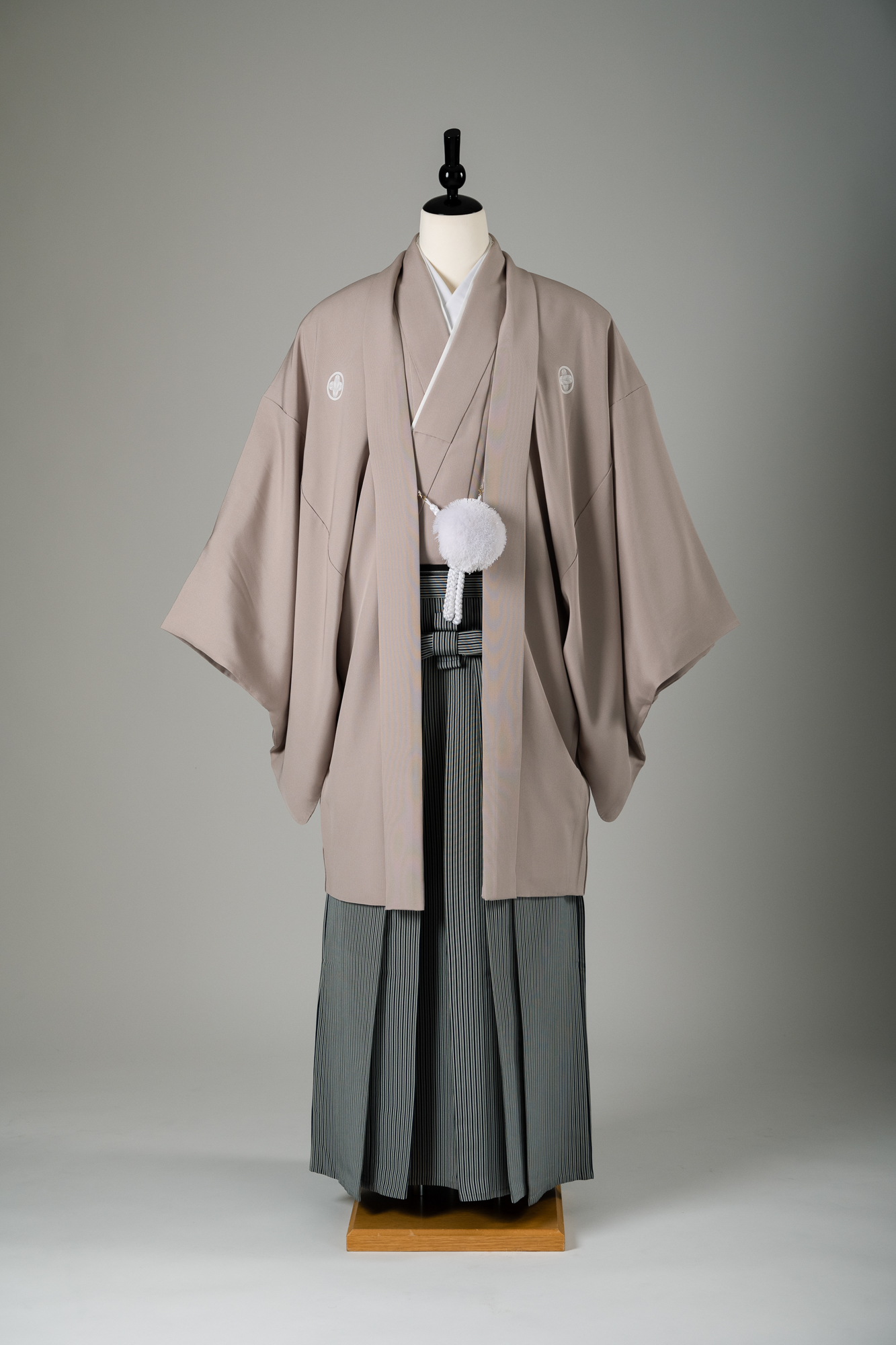 ピンクベージュ系の色紋付