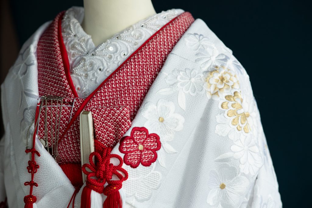 ビーズの刺繍衿