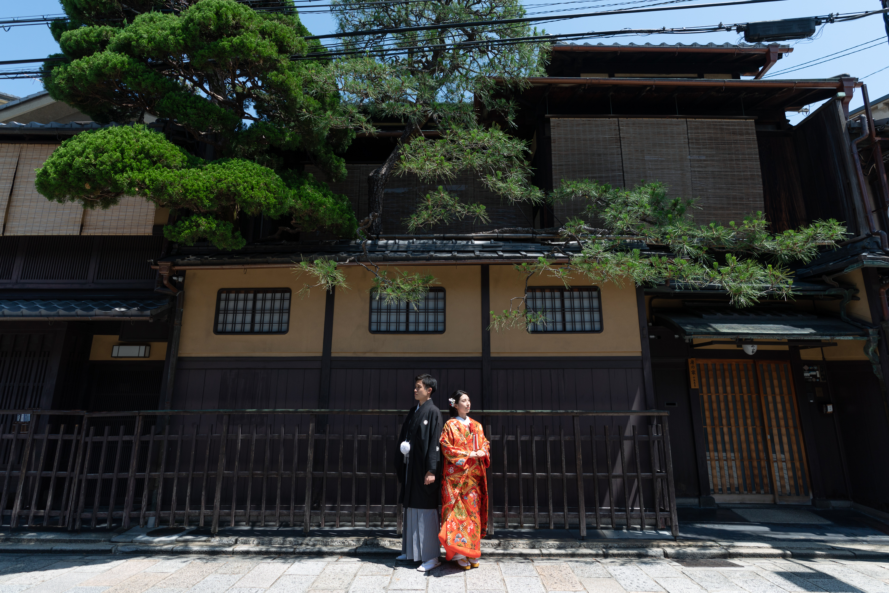 祇園新橋通で前撮りの様子