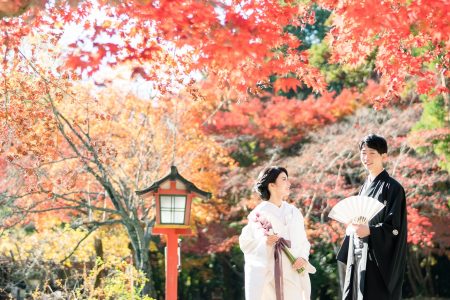 京都前撮り、紅葉の季節、神社にて