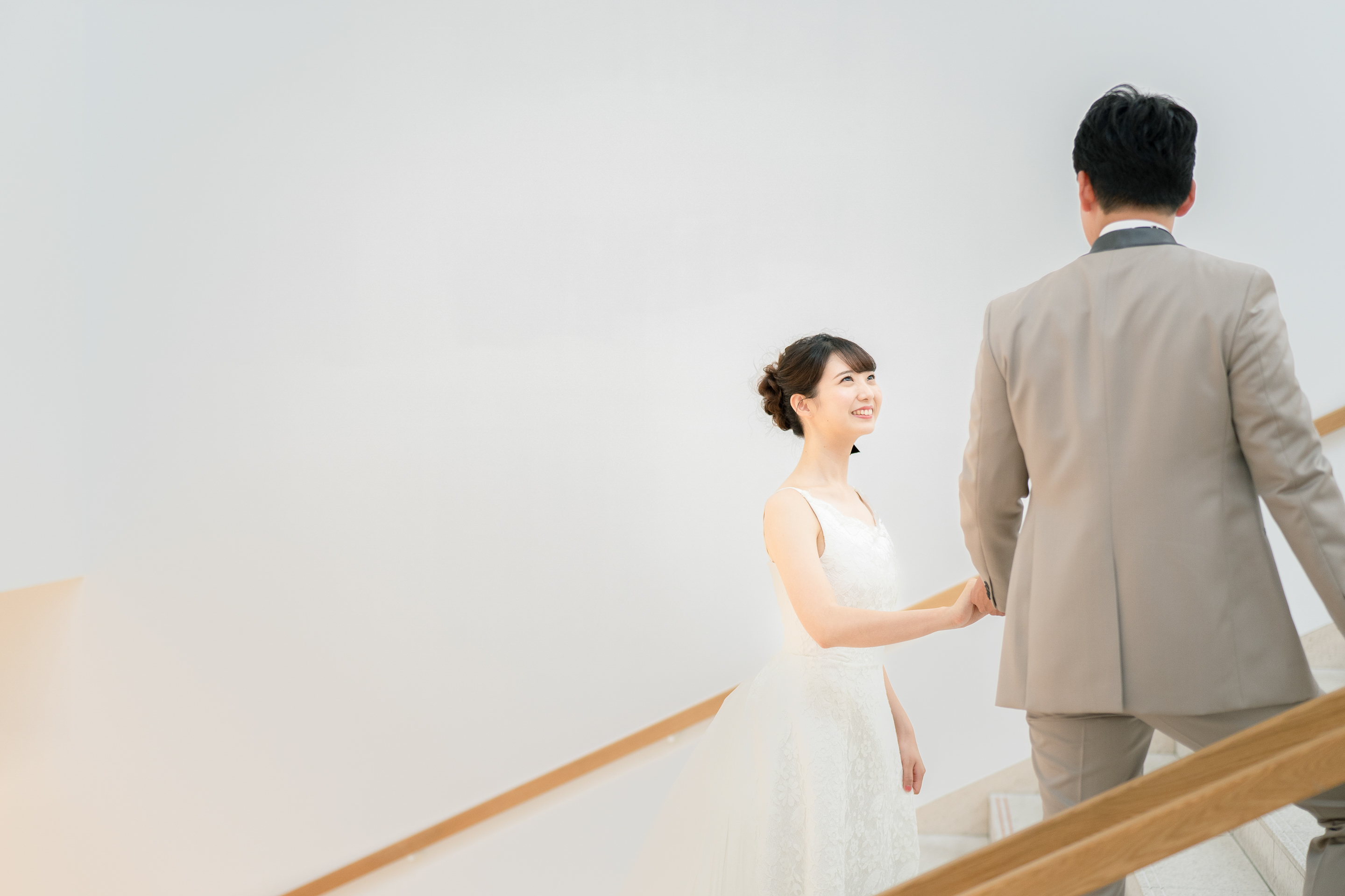 京セラ美術館で洋装前撮りイメージ（階段部分）
