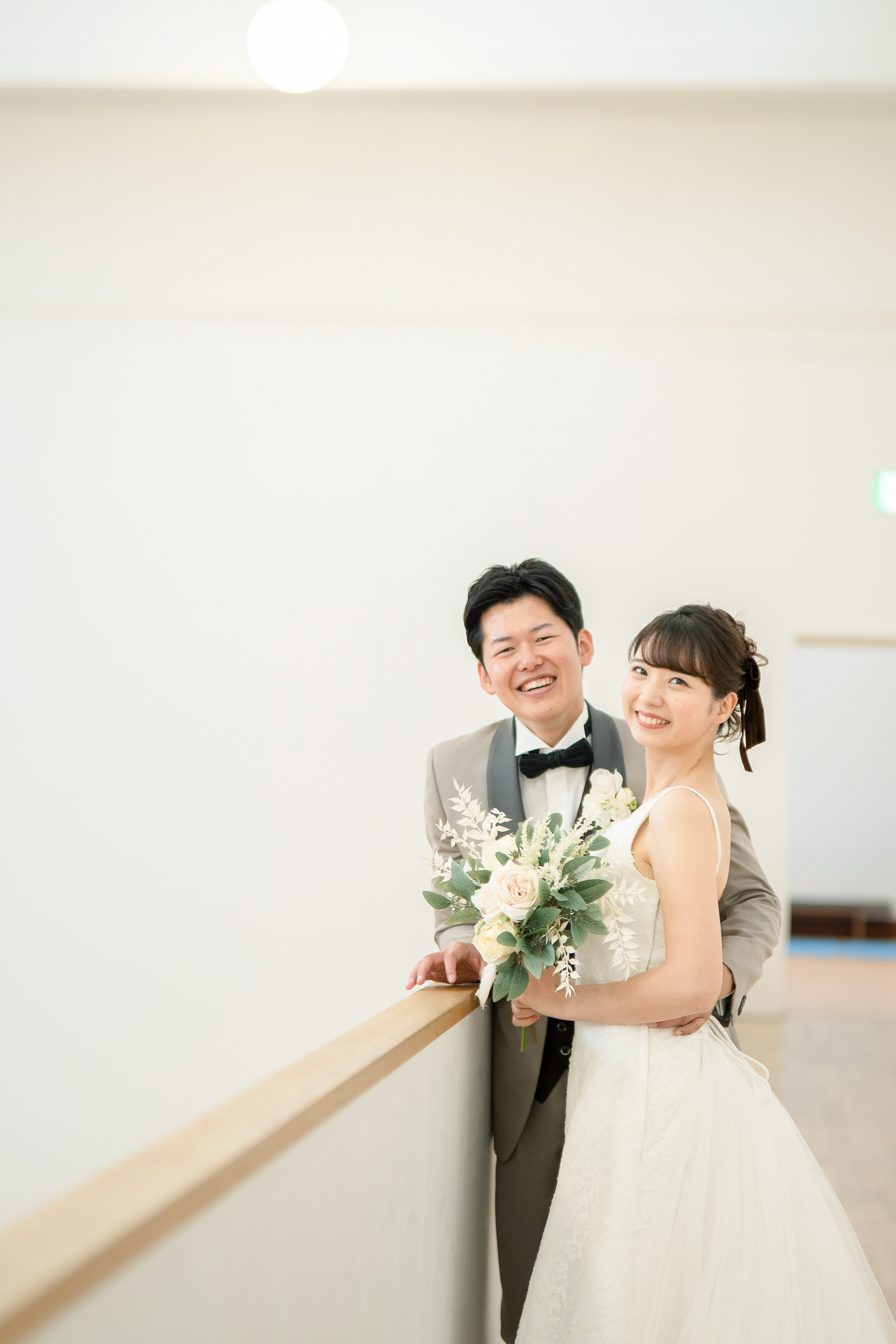 京セラ美術館で洋装前撮りイメージ（屋内）