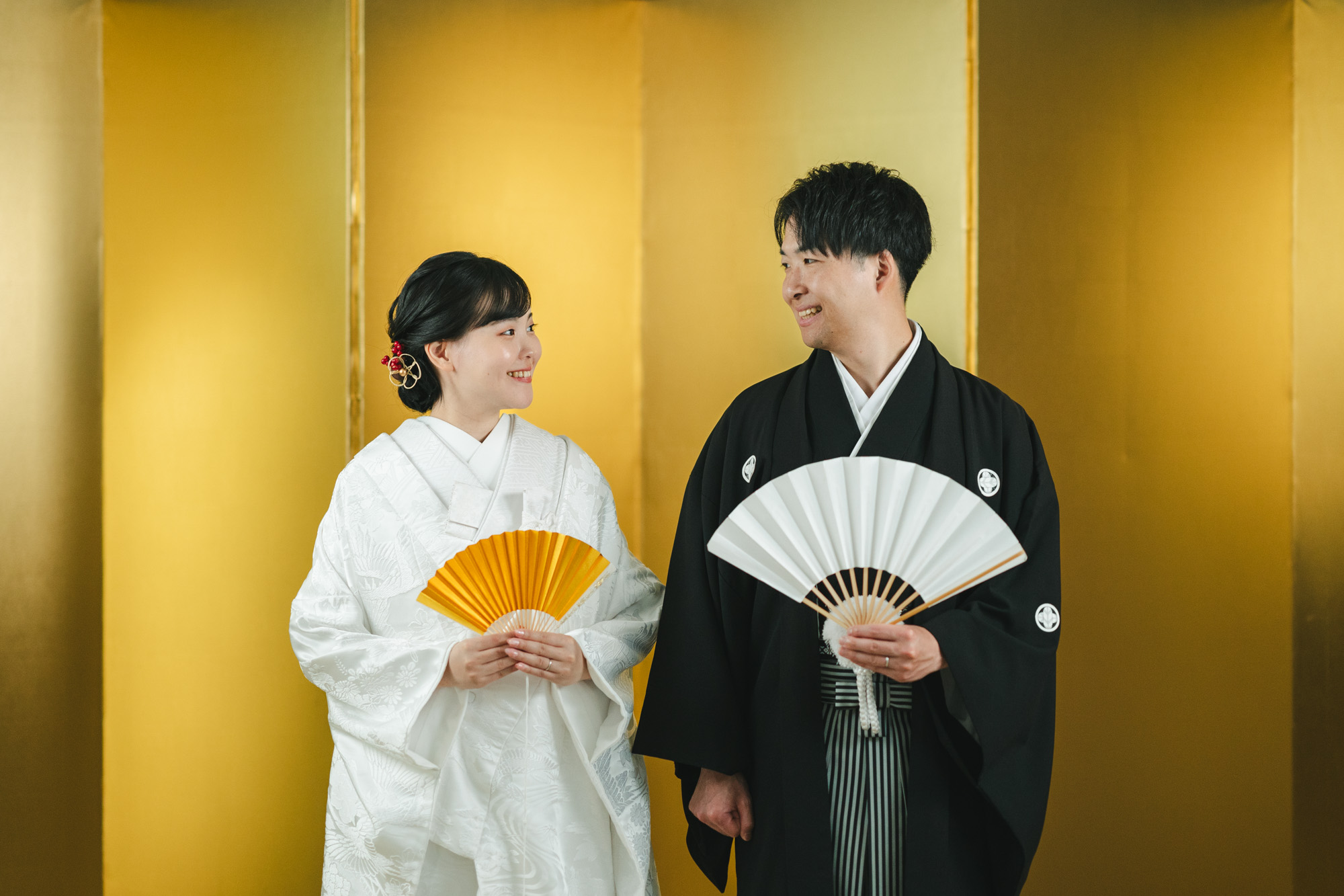 四条簡易スタジオの金屏風前で白無垢撮影