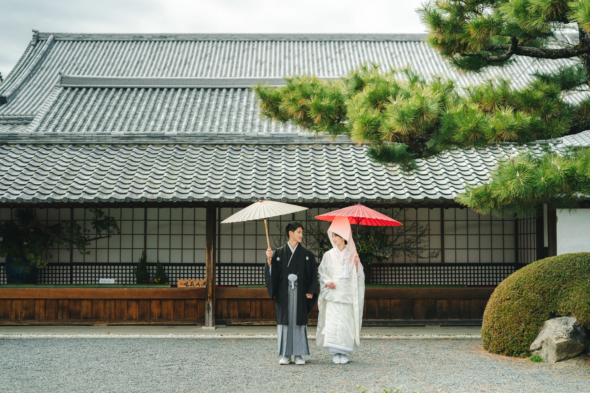冬の大覚寺前撮りイメージ（白無垢姿）