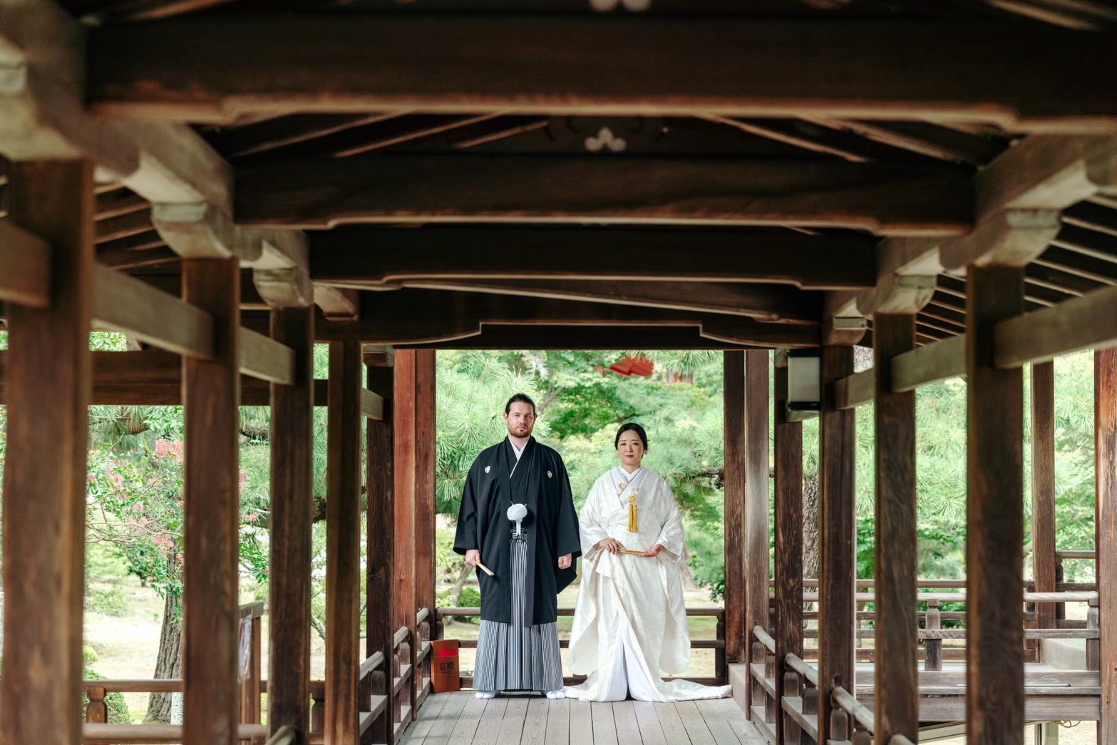 大覚寺の廊下でフォトウェディング