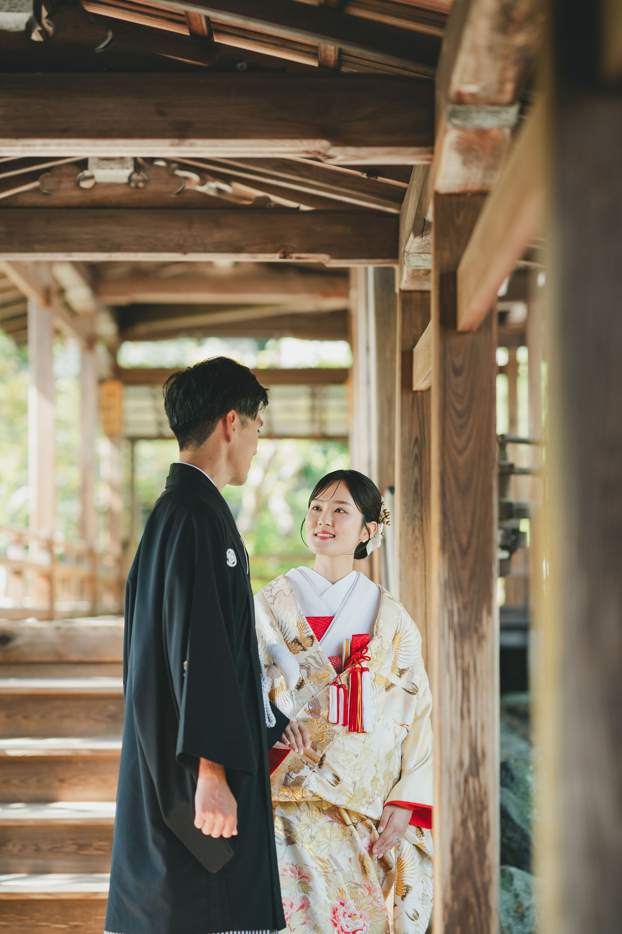 仁和寺の廊下で前撮りイメージ